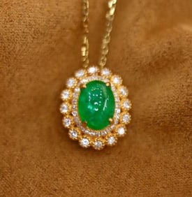 1.4ct Natural Emerald 18Kt Gold Pendant