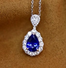 1.4ct Sri Lankan Sapphire 18Kt Gold Pendant