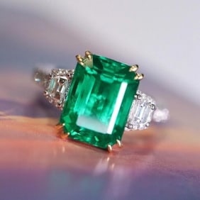 3.6ct Zambian Emerald 18Kt Gold Ring