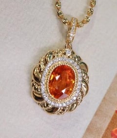 1.5ct Fanta Spessartite 18Kt Gold Pendant