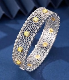 2.3cts Natural Yellow Diamond 18Kt Gold Bangle