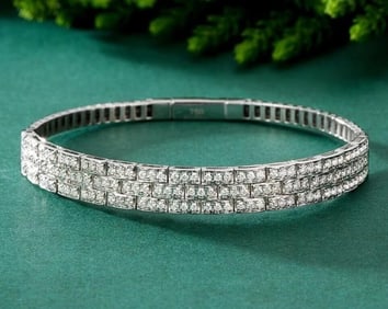 1.18cts Natural Diamond 18Kt Gold Bangle