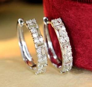 0.76cts Natural Diamond 18Kt Gold Earrings