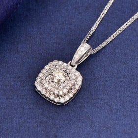 Natural Diamond 18Kt Gold Pendant