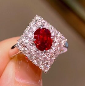 1ct Pigeon Blood Ruby 18Kt Gold Ring