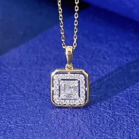 Natural Diamond 18Kt Gold Pendant