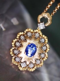 1ct Cornflower Blue Sapphire 18Kt Gold Pendant