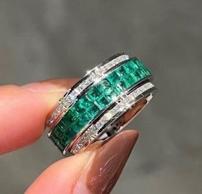 6.9cts Zambian Emerald 18Kt Gold Ring