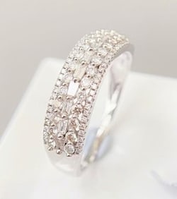 Natural Diamond 18Kt Gold Ring