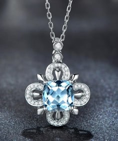 1.5ct Natural Aquamarine 18Kt Gold Pendant