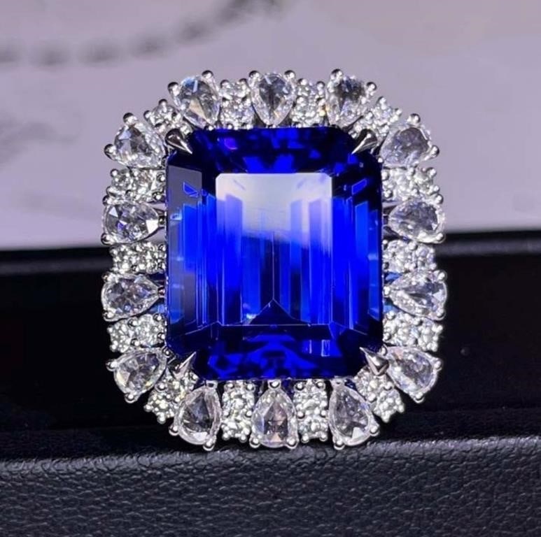 22ct Natural Tanzanite 18Kt Gold Ring