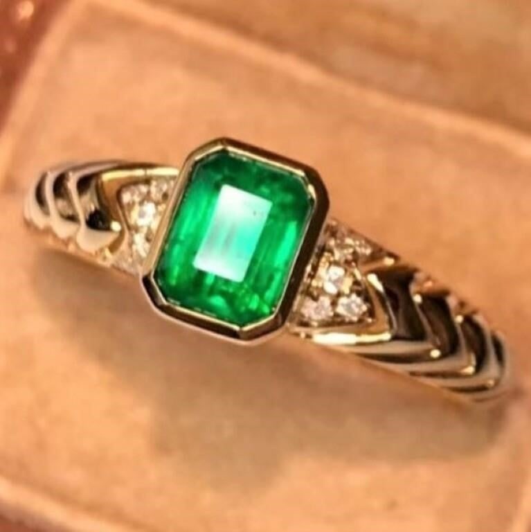 Afghanistan Emerald 18Kt Gold Ring (1 of 2)
