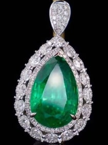 9.3ct Natural Emerald Pendant 18K Gold