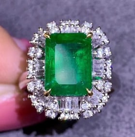 3.6ct Natural Emerald Ring 18K Gold