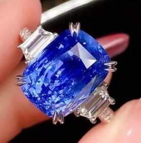 9.7ct Sri Lankan Sapphire 18K Gold Ring