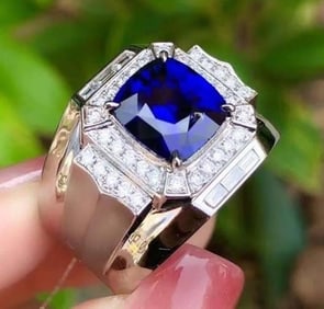 3.7ct Royal Blue Sapphire Ring 18K Gold