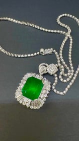10.15ct natural emerald pendant, 18k gold set with diamonds