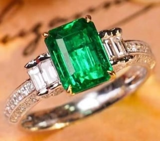 2.5ct Natural Emerald 18K Gold Ring