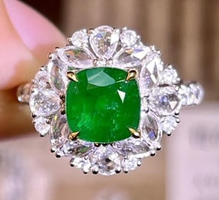 1.85ct Natural Emerald 18K Gold Ring