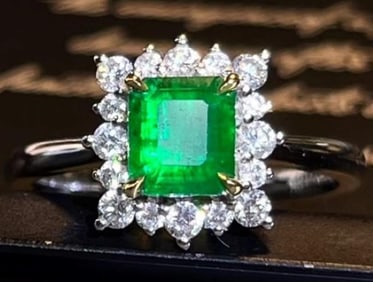 1.05ct Afghanistan Emerald 18K Gold Ring