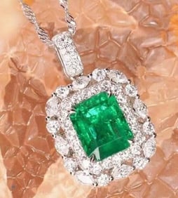 3.4ct Natural Emerald Pendant 18K Gold