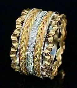 18K Gold Natural Diamond Ring