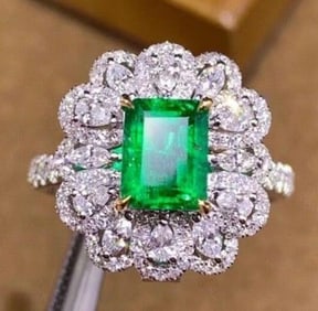 1.5ct Natural Colombian Emerald Ring 18K Gold