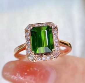 2.3ct Natural Tourmaline 18K Gold Ring