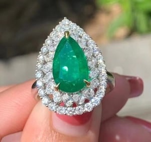 2.8ct Natural Emerald Ring 18K Gold