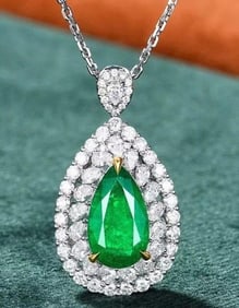 2.8ct Natural Emerald Pendant 18K Gold