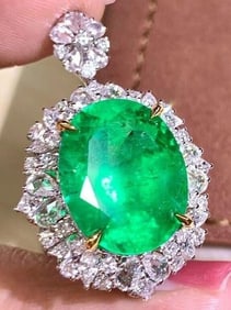 14ct Natural Emerald Pendant 18K Gold