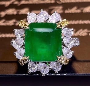 4.3ct Colombian Emerald 18K Gold Ring