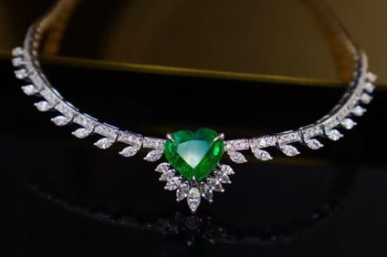 2.8ct Natural Emerald 18K Gold Necklace