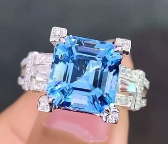 4.6ct Santa Maria Aquamarine 18K Gold Ring