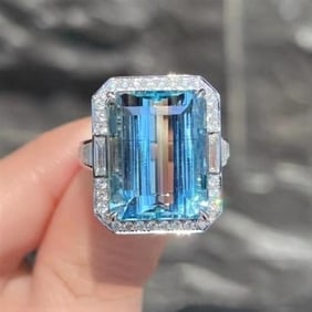 12ct Santa Maria Aquamarine 18K Gold Ring