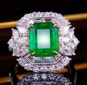 3.8ct Natural Emerald 18K Gold Ring
