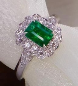 1.05ct Natural Emerald 18K Gold Ring