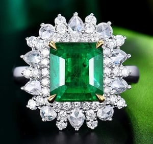 2.8ct Natural Emerald 18K Gold Ring