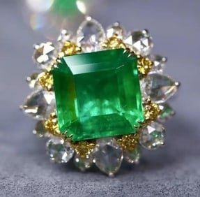 5.8ct Natural Emerald 18K Gold Ring