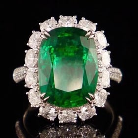 7.5ct Colombian Emerald Ring 18K Gold