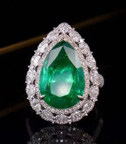 7.6ct Colombian Emerald Ring 18K Gold