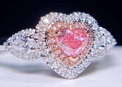 Natural Pink Diamond 18Kt Gold Ring