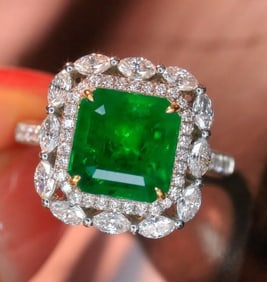 3.5ct Colombian Emerald Ring 18K Gold