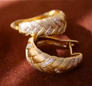 18Kt Gold Natural Diamond Earrings