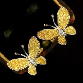 18Kt Gold Natural Diamond Earrings