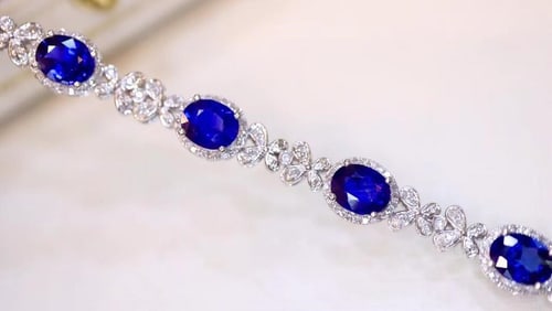 5.5ct Royal Blue Sapphire 18Kt Gold Bracelet