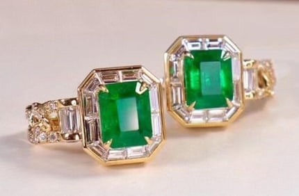 2.52ct Natural Emerald 18Kt Gold Earrings