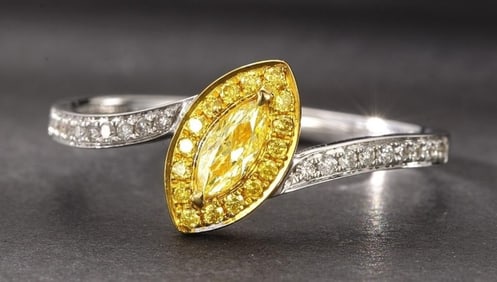 18Kt Gold Natural Yellow Diamond Ring