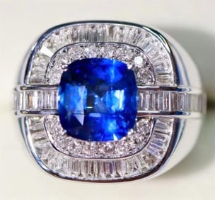 3.8ct Cornflower Blue Sapphire 18Kt Gold Ring