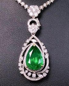 5.4ct Natural Emerald 18Kt Gold Pendant